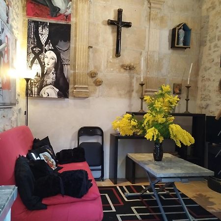 Mas De La Chapelle Sainte-Elisabeth Villa Tarascon Bagian luar foto