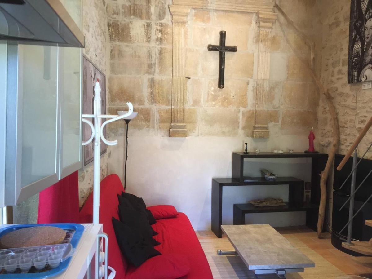 Mas De La Chapelle Sainte-Elisabeth Villa Tarascon Bagian luar foto