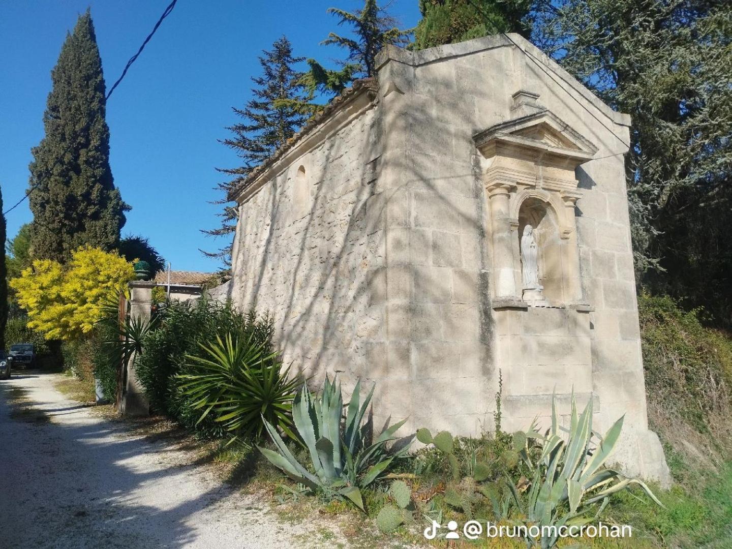 Mas De La Chapelle Sainte-Elisabeth Villa Tarascon Bagian luar foto