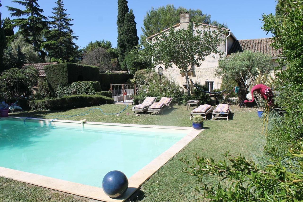 Mas De La Chapelle Sainte-Elisabeth Villa Tarascon Bagian luar foto